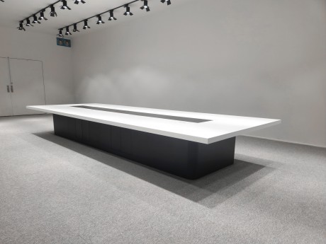 直角白色台面会议台