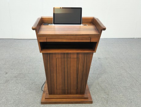 升降屏幕演讲台